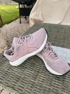 ASICS Women's Athletic Shoes - Pale Lavender with Pink Accents